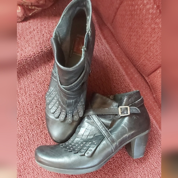 Fluchos black leather bootie - Picture 6 of 10